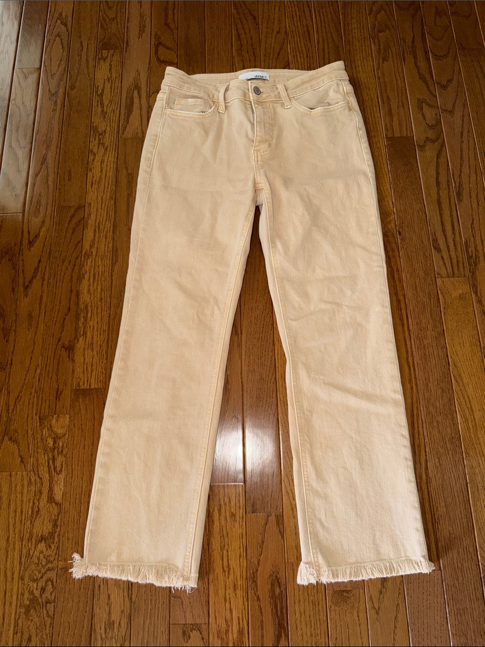 Straight-Leg Women’s Jeans in Cream with Frayed Hem